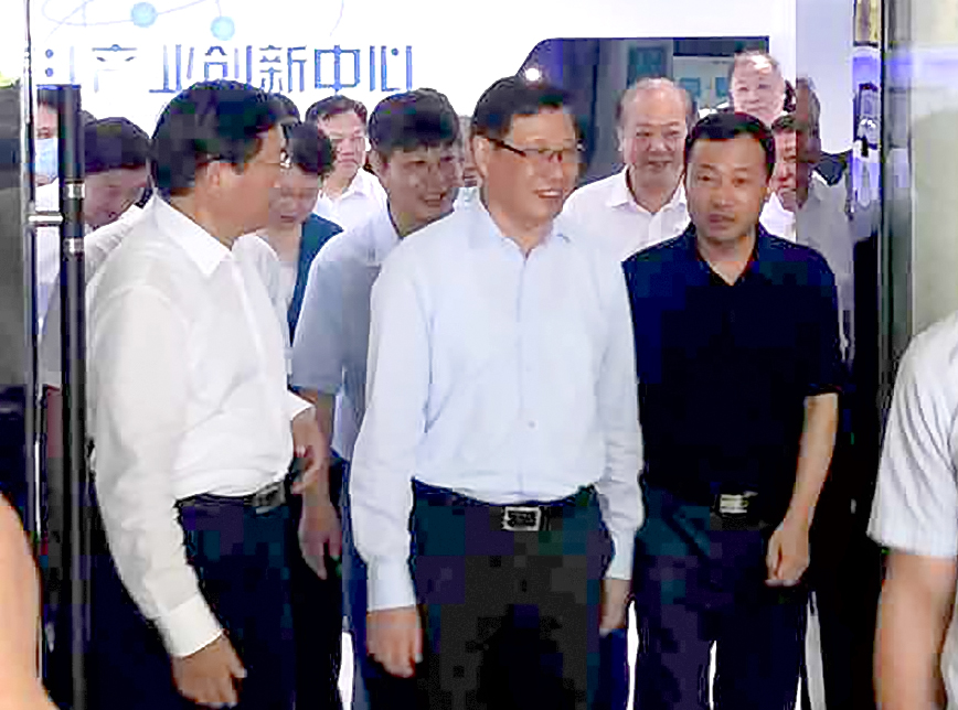 湖北省委書記應勇蒞臨武漢導航院調(diào)研指導工作